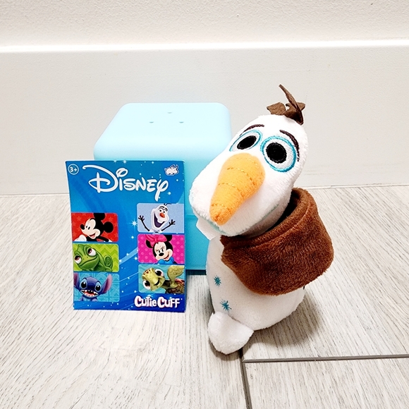 Disney Toys Disney Cutie Cuff Steering Wheel Buddy Olaf From Frozen Poshmark